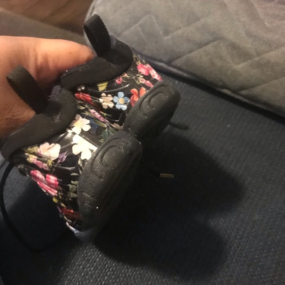 Toddler Nike Foamposite 7c.. Gently Used. - Picture 4 of 5